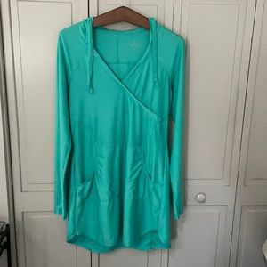 Athleta Hooded Exercise Pullover Size M